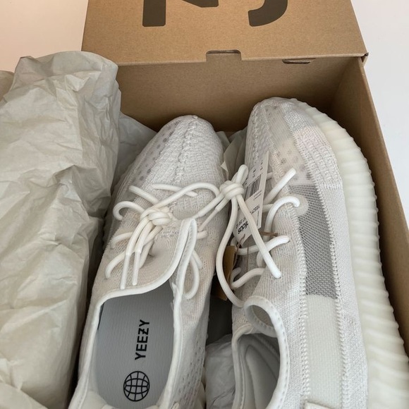 Yeezy 350 V2 - Picture 4 of 5